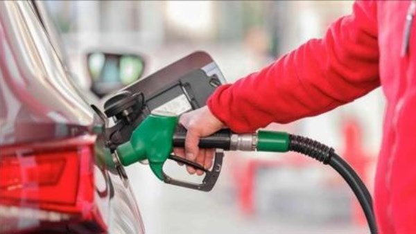 وفر أموالك مع نصائح فعالة لتقليل استهلاك البنزين في السيارة