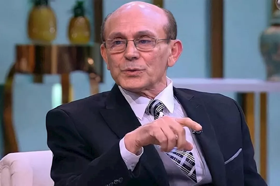 الفنان محمد صبحي يطمئن محبيه: صحتي جيدة وأقوم بإجراء الفحوصات اللازمة للاطمئنان