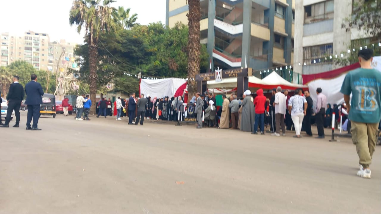 طوابير الناخبين تبدأ مبكرًا في القاهرة ضمن المرحلة الثانية لانتخابات مجلس النواب 2025