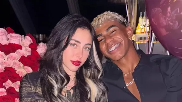 لامين يامال يعلن انتهاء علاقته بنيكي نيكول