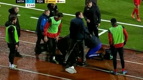 وفاة مدرب رادنيتشكي الصربي إثر سقوطه المفاجئ خلال مباراة لفريقه