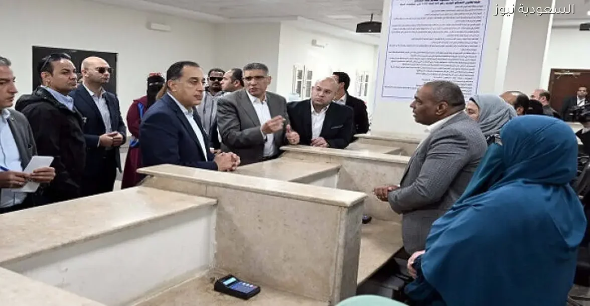 رئيس الوزراء يزور مجمع خدمات المواطنين بقرية “الودى” ضمن مشروعات حياة كريمة بالصف