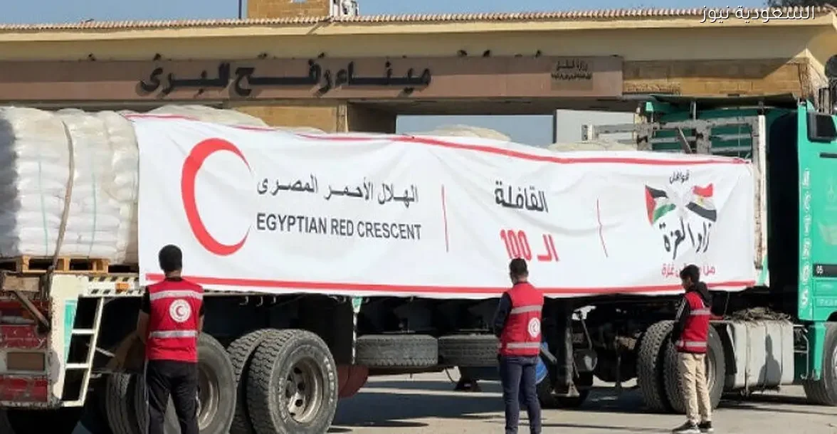 الهلال الأحمر المصري ينقل 5400 طن مساعدات إنسانية عاجلة لغزة عبر “زاد العزة”