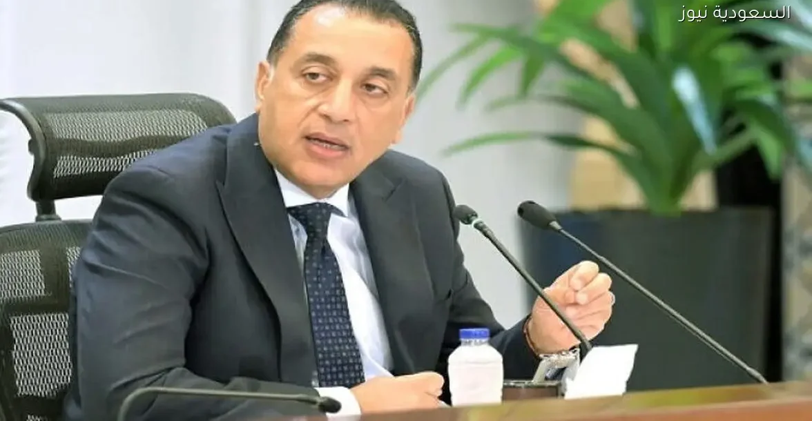 رئيس الوزراء يتفقد مشروعات “حياة كريمة” في قرى مركز الصف بالجيزة