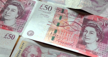 السعودية نيوز : 
                                            تراجع  سعر  الجنيه الإسترليني منتصف تعاملات اليوم الأحد 7-12-2025