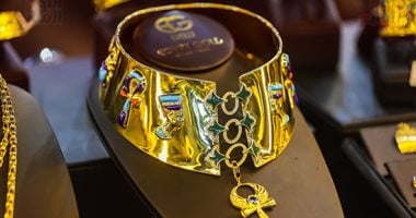 السعودية نيوز : 
                                            عيار 21 بدون مصنعية بـ5600 جنيه.. سعر الذهب اليوم الاثنين 8 ديسمبر 2025