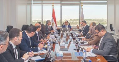 السعودية نيوز : 
                                            وزراء الاستثمار والسياحة والإسكان يناقشون تعزيز الاستثمار بقطاع السياحة