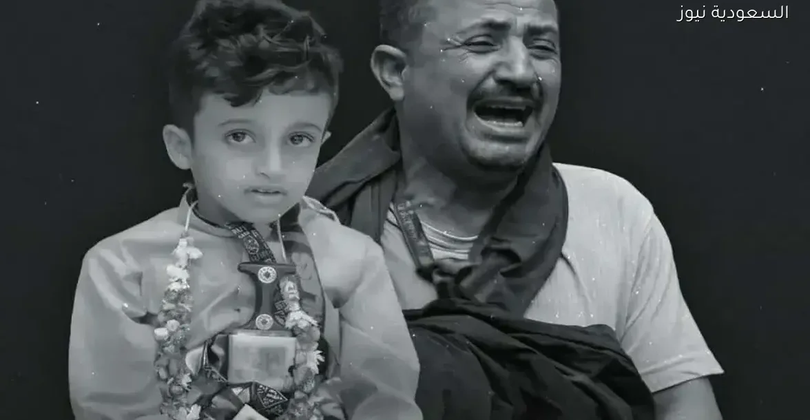 براءة طفل في تعز تزهقها قنبلة لم يكن والدها يعلم بوجودها