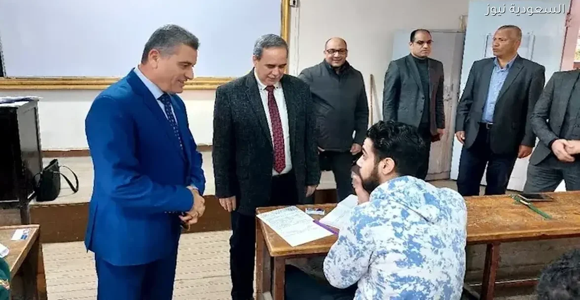 نائب رئيس جامعة بنها يزور امتحانات الفصل الدراسي الأول في كلية العلوم
