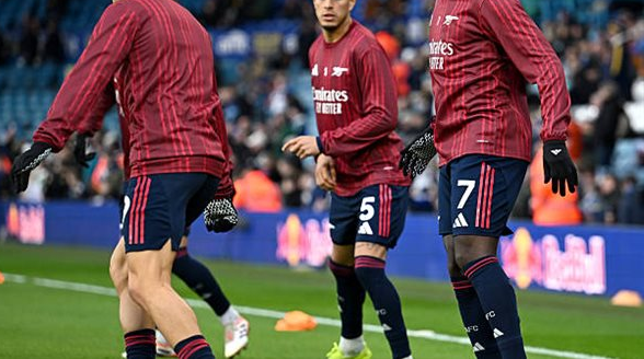 استبعاد ساكا من مباراة أرسنال ضد ليدز يونايتد في الدوري الإنجليزي