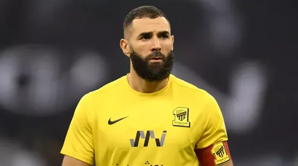 بنزيما يرفض اللعب دون مقابل والاتحاد يواجه أزمة كبيرة