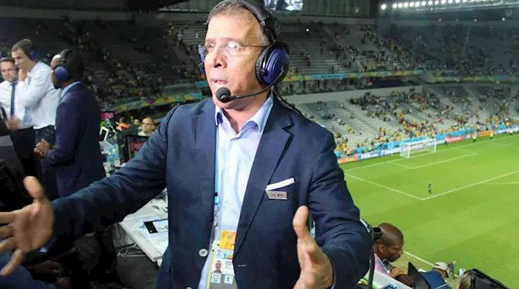 حفيظ دراجي يحتفل بتأهل مصر لنصف نهائي أمم أفريقيا ويعبر عن حبه لها