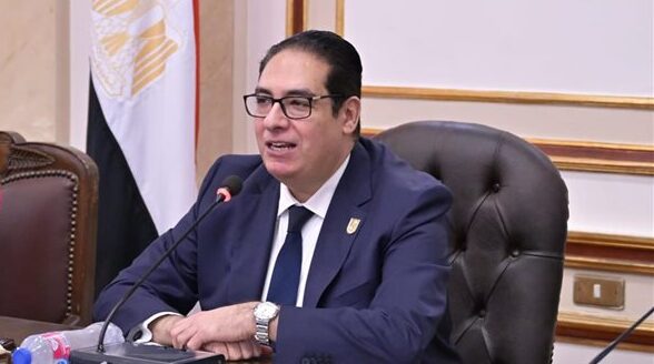 دعم المتفوقين واجب وطني ومسئولية مجتمعية : رئيس جامعة القاهرة