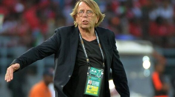 كلود لوروا يكشف الحقيقة عن الاتحاد الإفريقي لكرة القدم