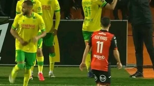 مصطفى محمد يشارك في خسارة نانت أمام لوريان بالدوري الفرنسي