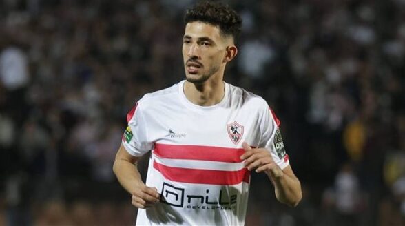 أحمد فتوح يدعم الزمالك أمام المصري من مدرجات استاد السويس