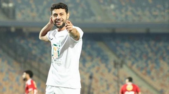 احتفال مصطفى شلبي بالقوس والسهم يثير اهتمام الجماهير