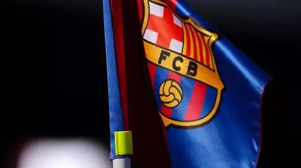 برشلونة يفاوض بقوة لضم جناح أياكس وسط نزاعات أوروبية