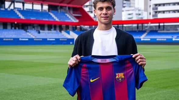 مدربه السابق: حمزة عبدالكريم لاعب مهاجم شامل ويشبه هالاند