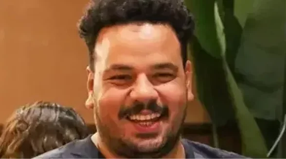 مصطفى غريب يعلق على صورته مع أمير كرارة: «يا أفعى يا كبير»