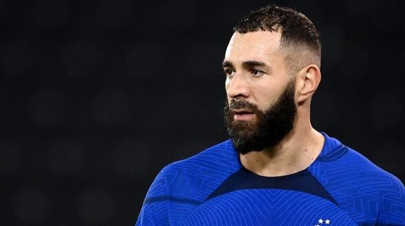 معرفة رقم قميص كريم بنزيما مع نادي الهلال السعودي