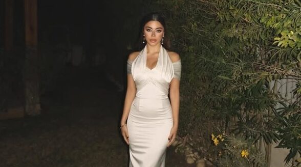 يارا السكري تتألق بإطلالة أنثوية تجمع بين الكلاسيكية والعصرية