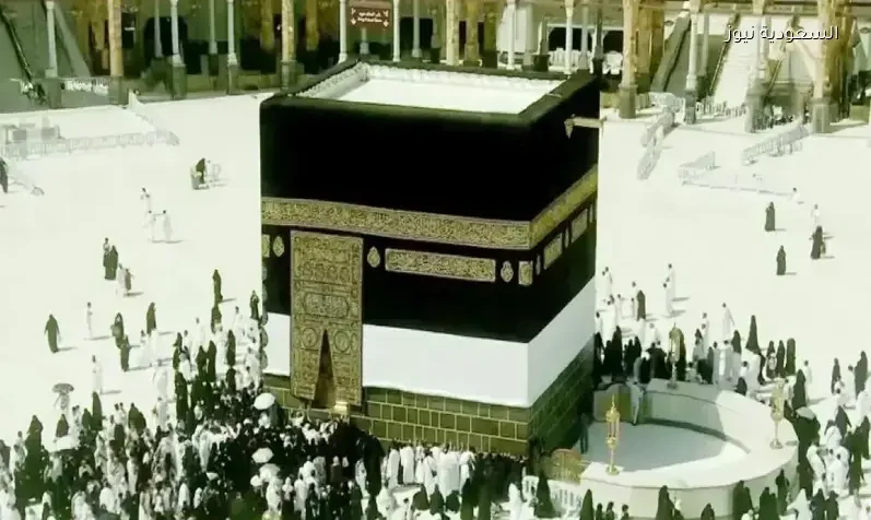 المطاف شبه فارغ بعد منع دخول مكة واستثناء فئات محددة حتى نهاية ذي القعدة