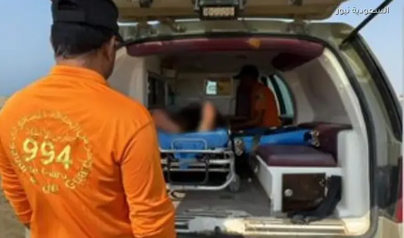 حرس الحدود بجازان ينقذ مقيمًا إريتريًا من الغرق أثناء السباحة