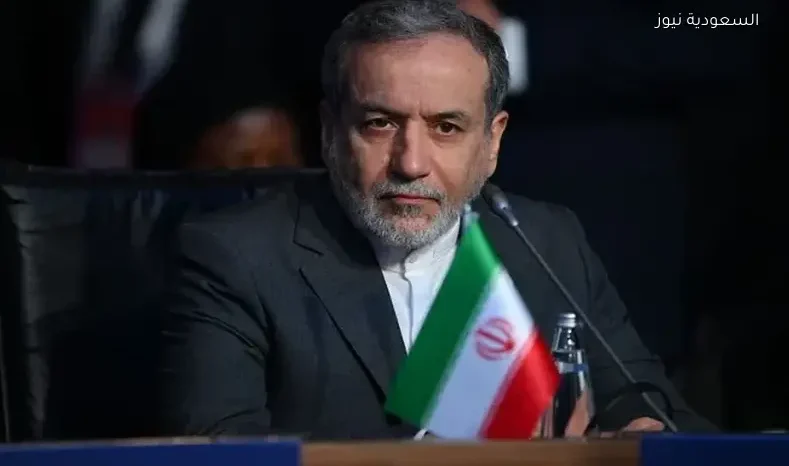 فتح مضيق هرمز أمام جميع السفن بشكل آمن حسب إعلان وزير الخارجية الإيراني