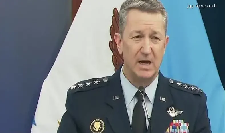 قائد الجيش الأمريكي: جاهزون لاستئناف القتال في مضيق هرمز