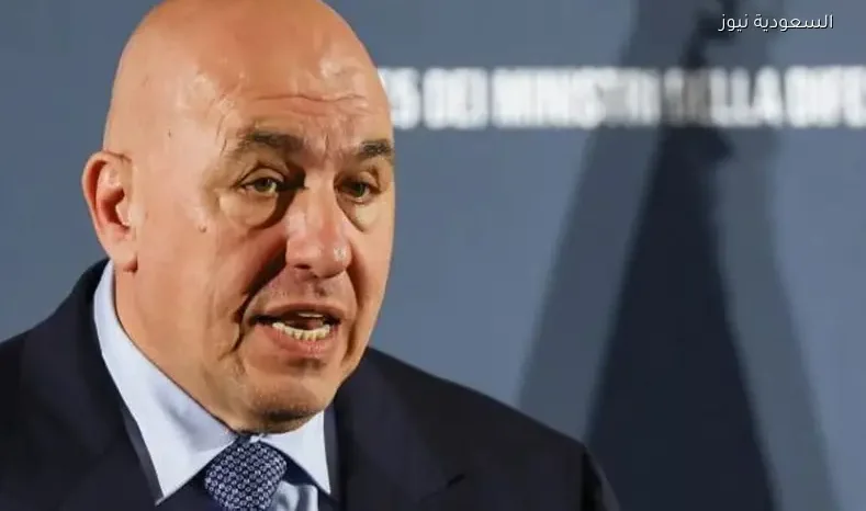 وزير الدفاع الإيطالي يحذر من أن حرب إيران تهدد ريادة أمريكا